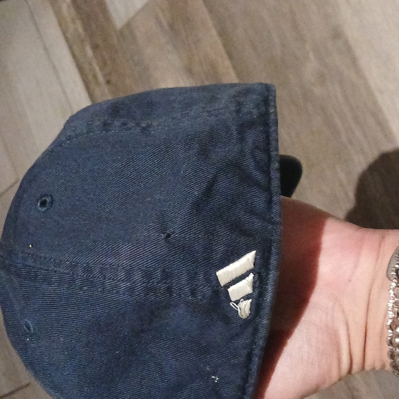 Adidas Ballcap - Picture 2 of 2